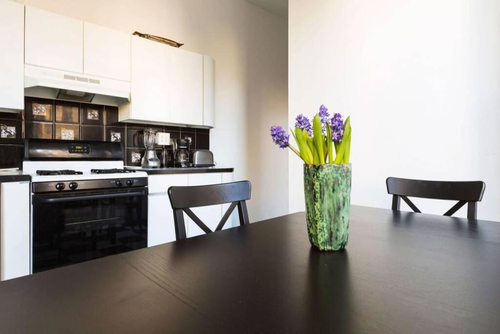 4 Bedroom Nyc Apartment Нью-Йорк Экстерьер фото