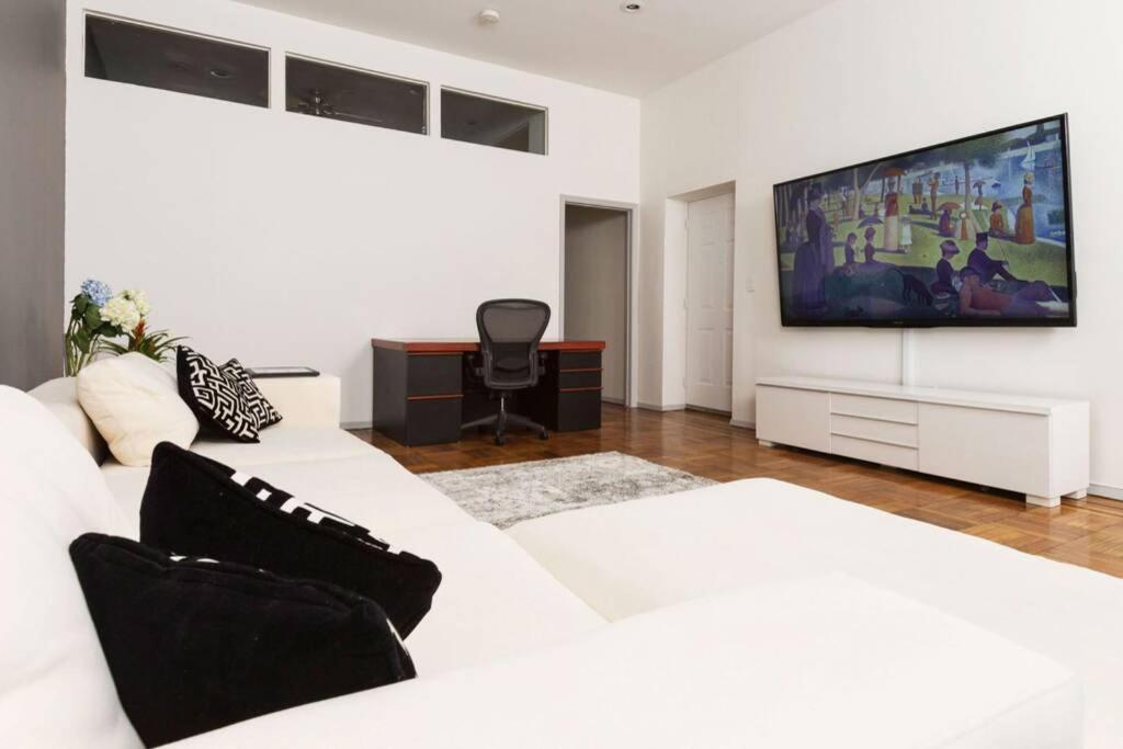 4 Bedroom Nyc Apartment Нью-Йорк Экстерьер фото