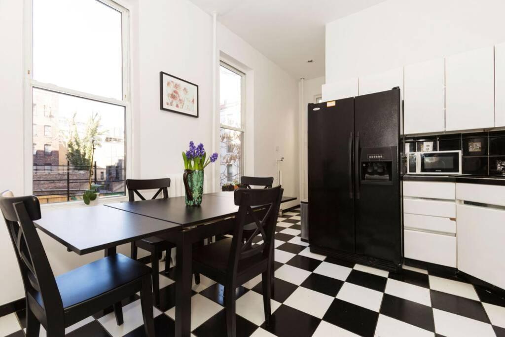 4 Bedroom Nyc Apartment Нью-Йорк Экстерьер фото